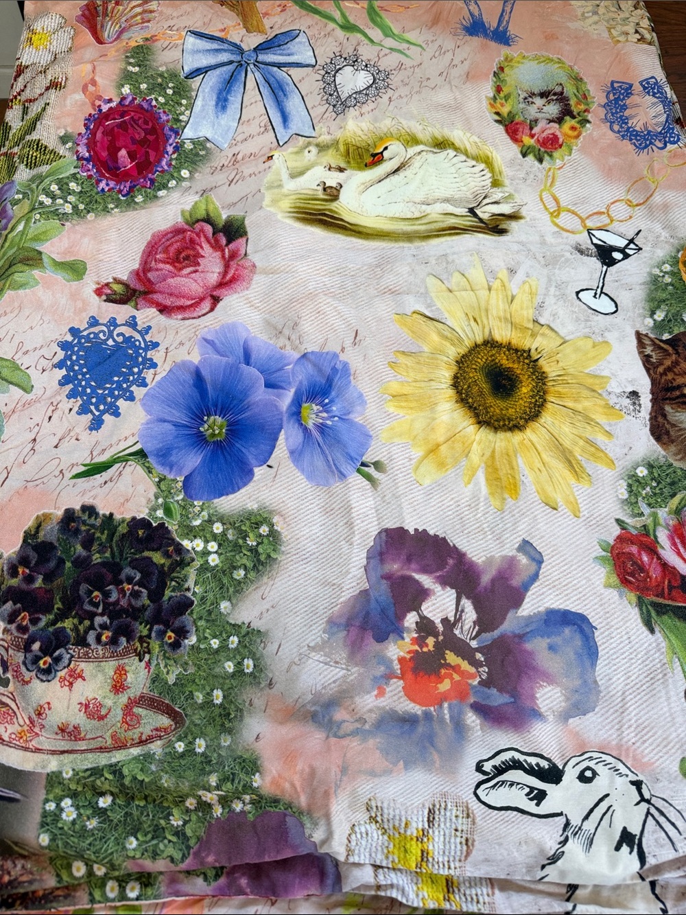 Urban Outfitters TwinXL Printed comforter cover with two standard pillowcases